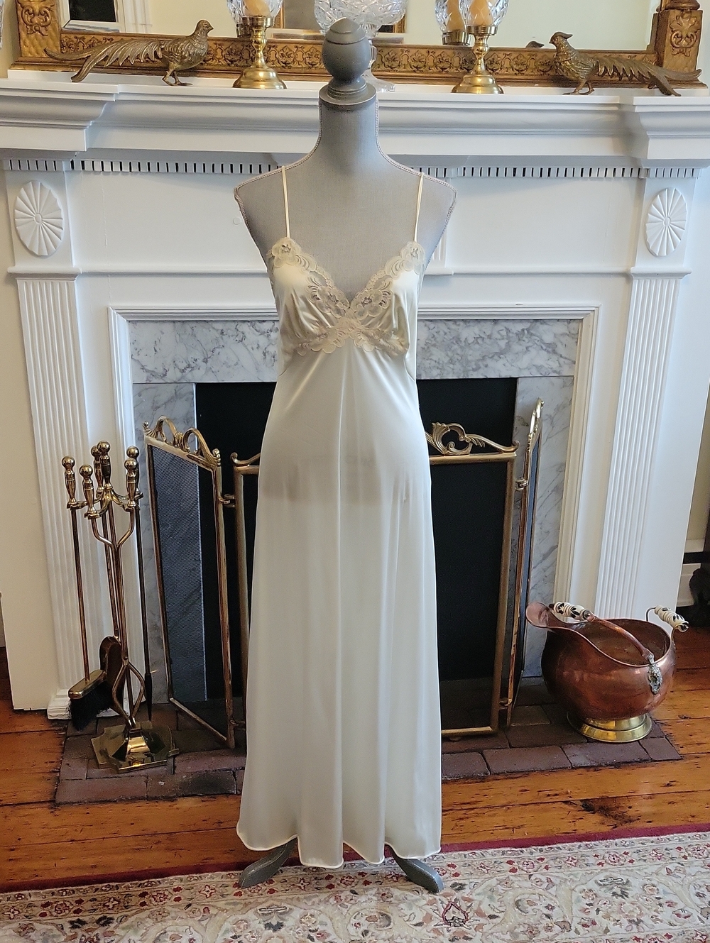 1960's Van Raalte Nightgown